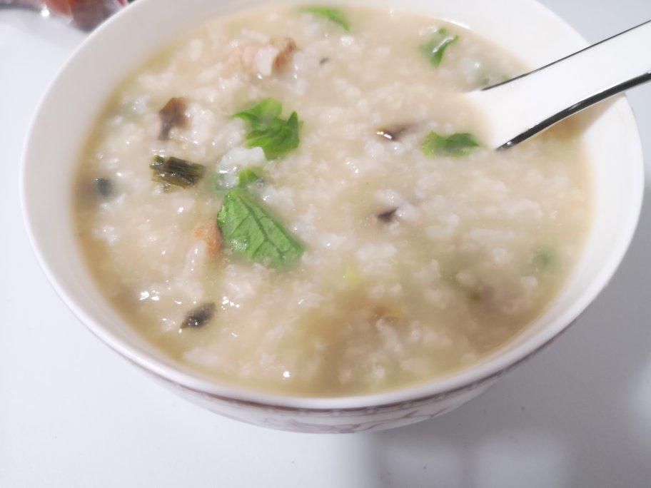 妈妈👩教我做的皮蛋瘦肉粥🥣简单快捷美味😋