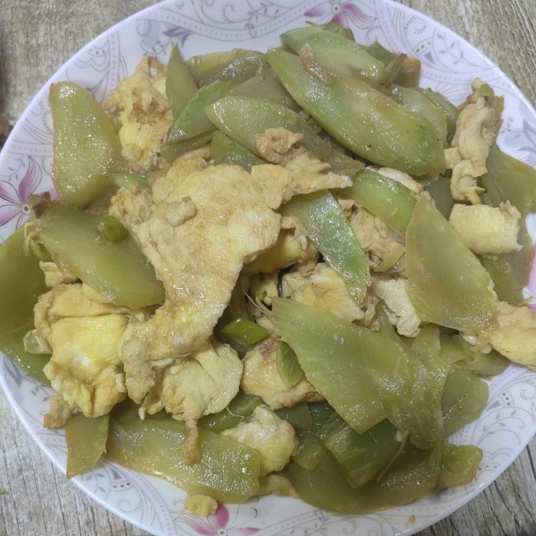莴笋炒蛋