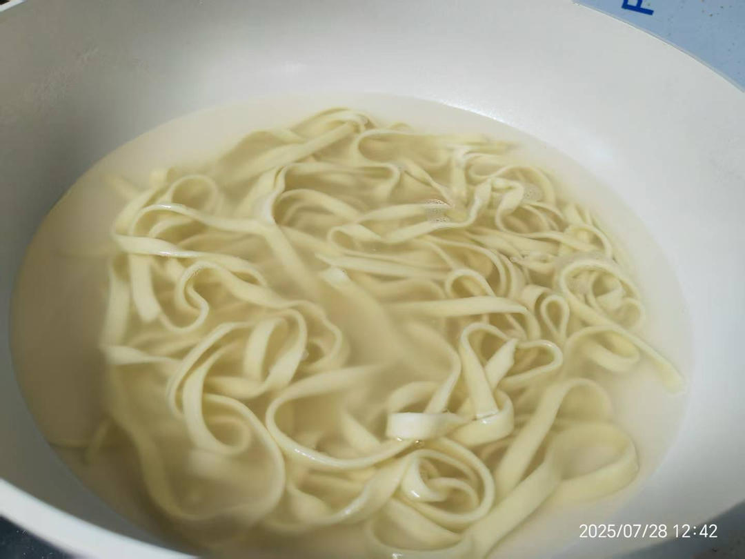 快手纯手工擀面条