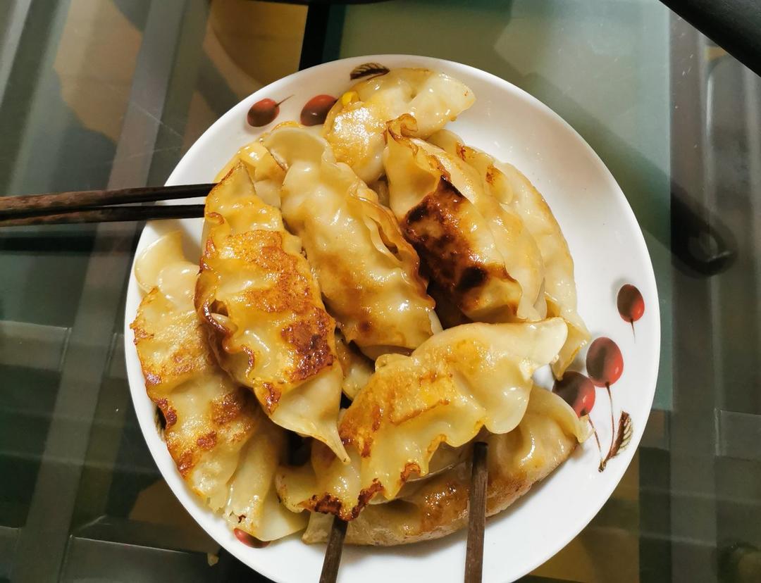 好吃快捷的煎饺（任意饺子可做）
