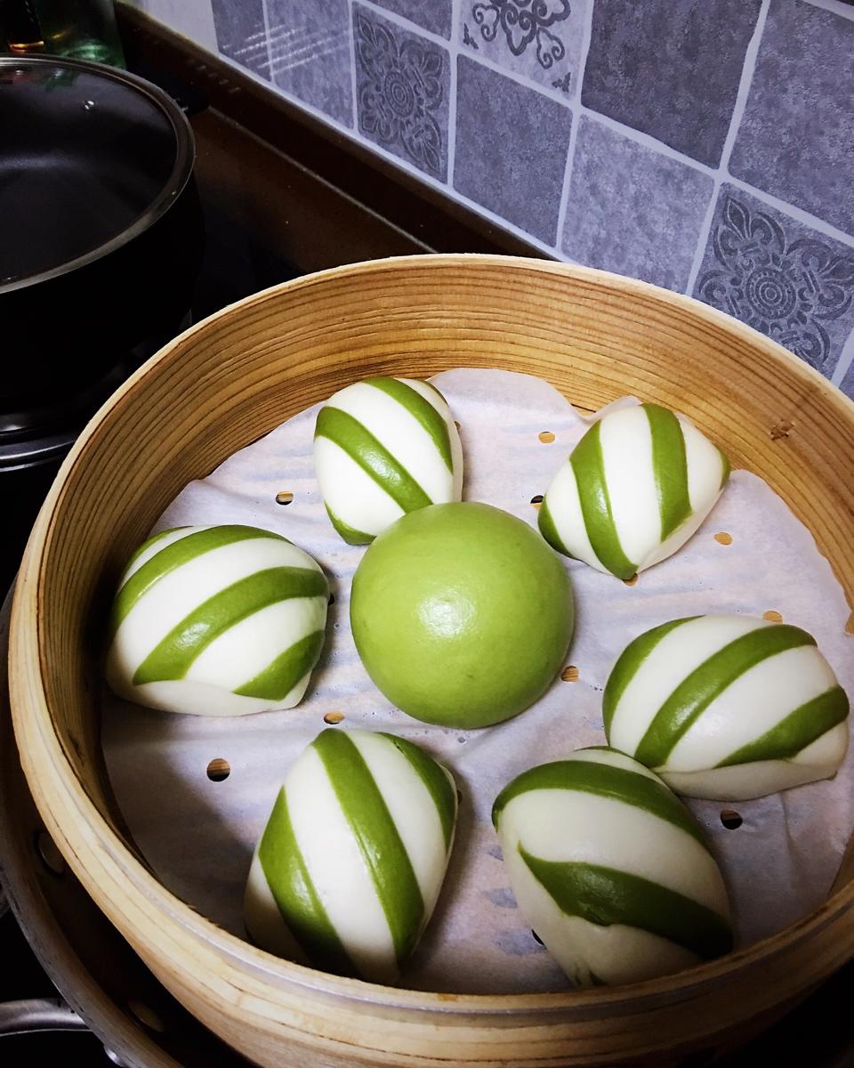 想去塞班岛做的花纹馒头1(抹茶条纹)