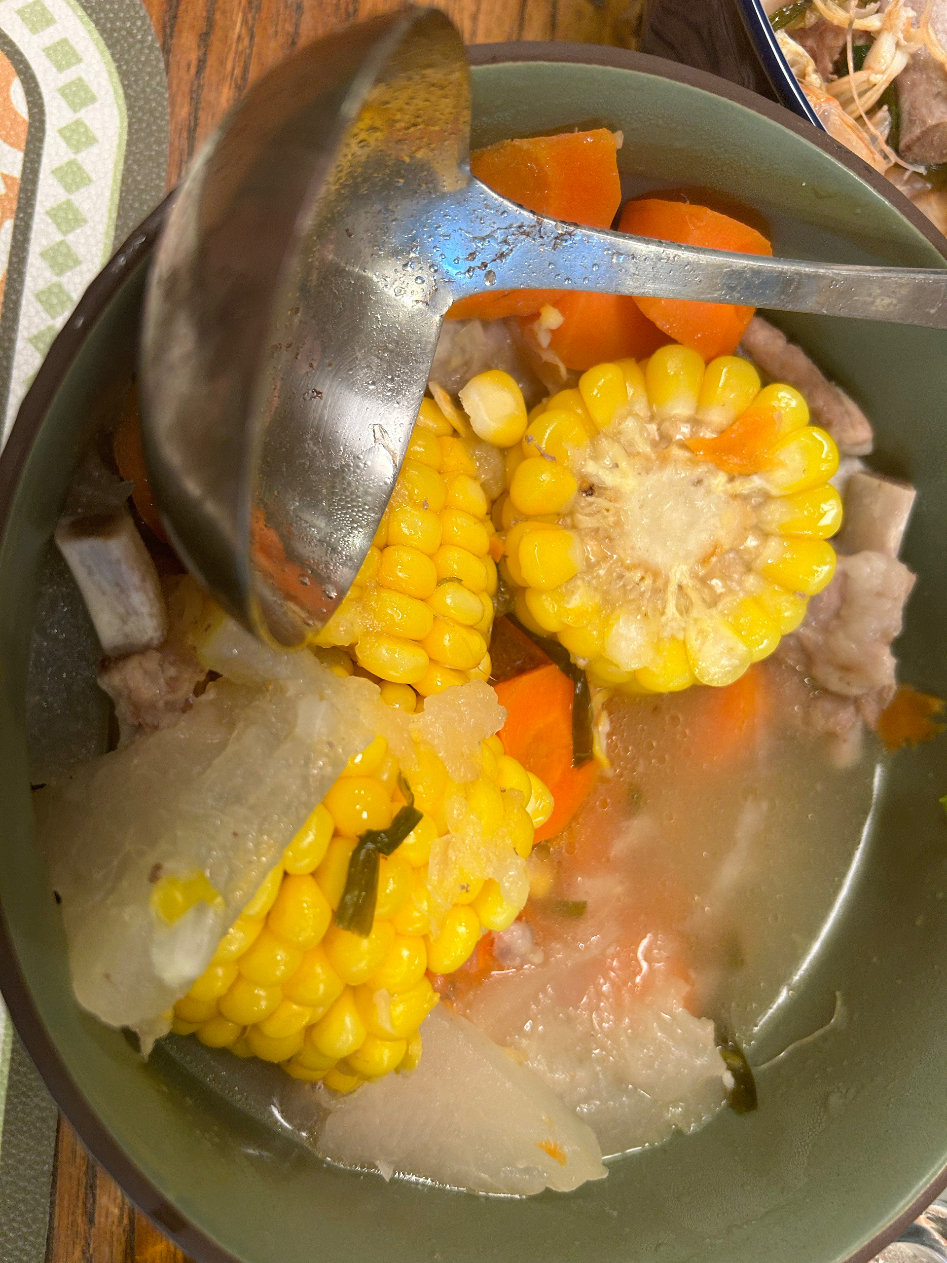 冬瓜玉米排骨汤(不好喝我去你家给你做！！)