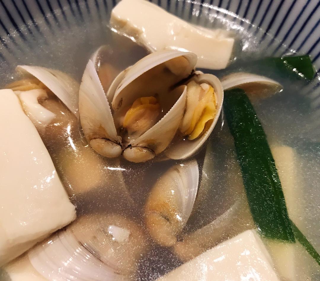蛤蜊豆腐汤