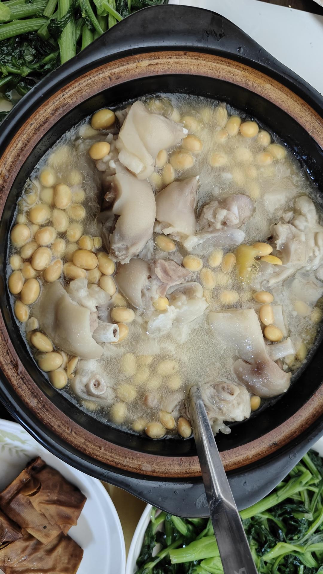 黄豆炖猪脚(电饭锅版)