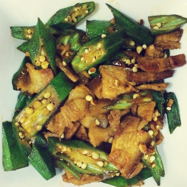 五花肉炒秋葵