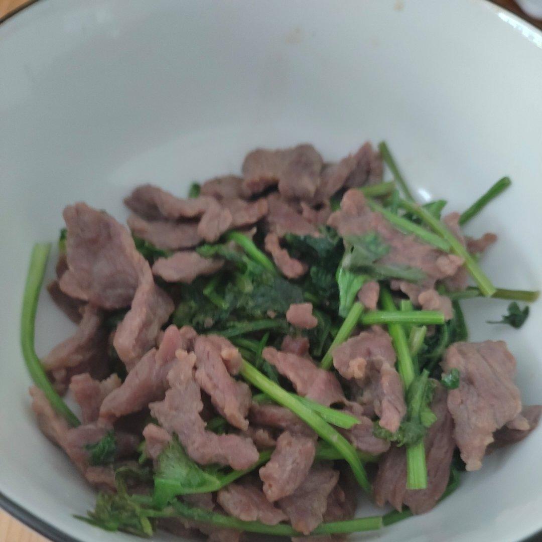 香菜炒牛肉（嫩）