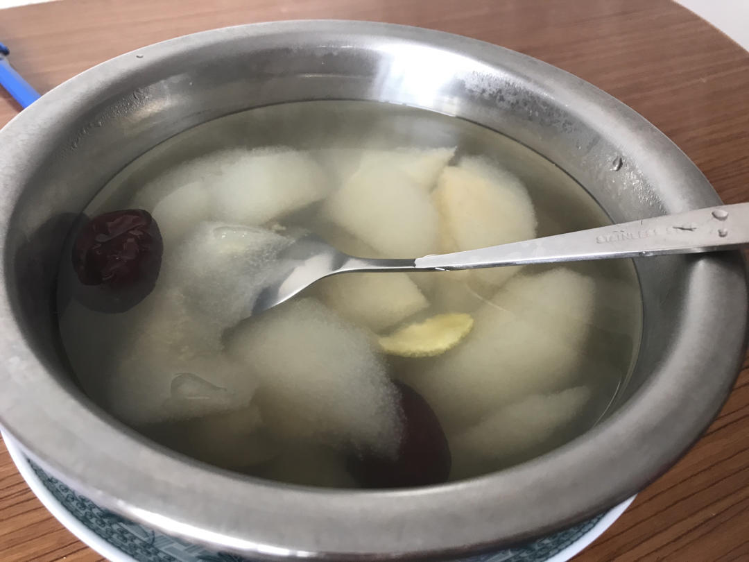 冰糖炖雪梨(化痰止咳)