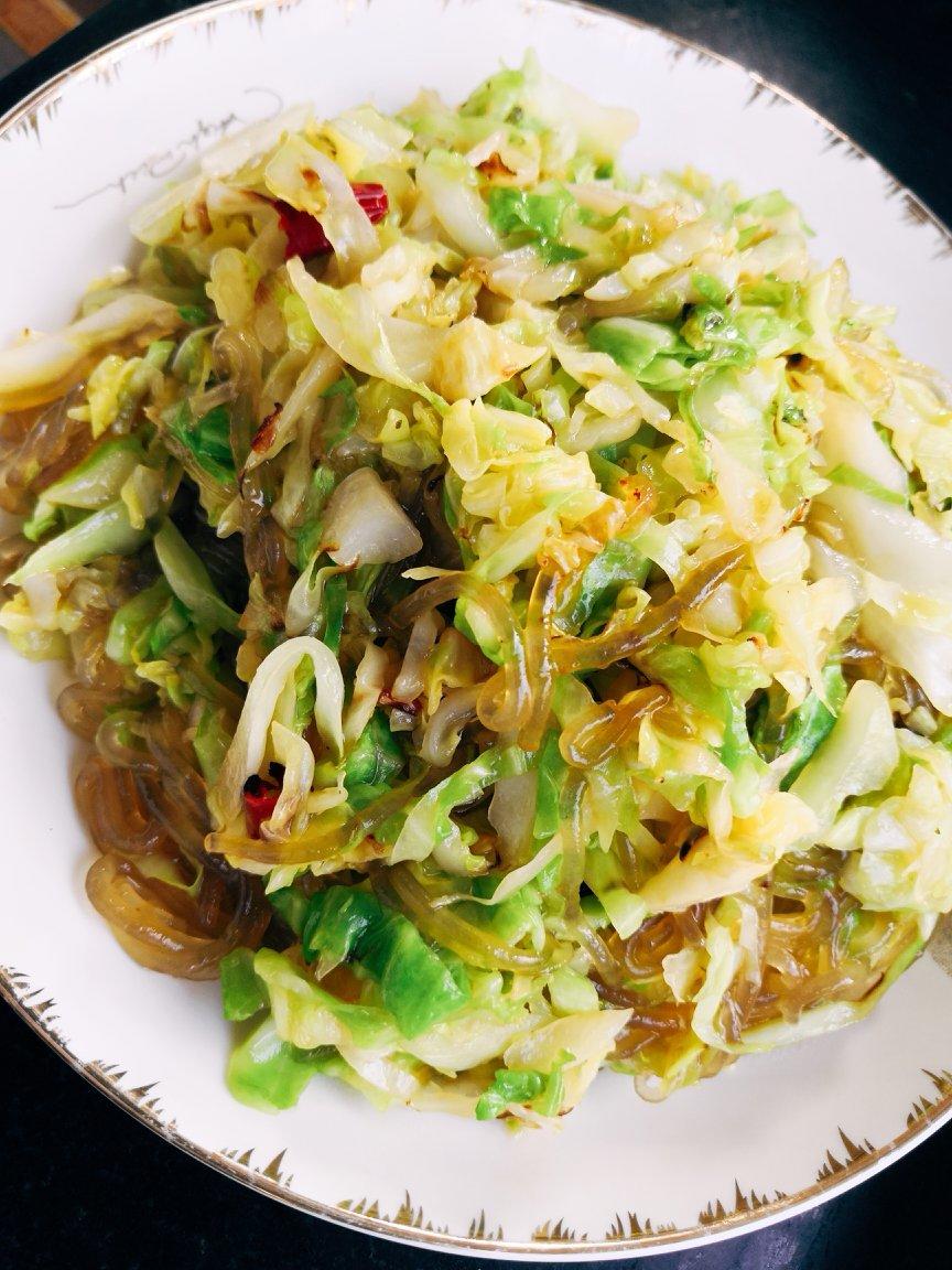 卷心菜炒粉丝 Glass noodles with Cabbage
