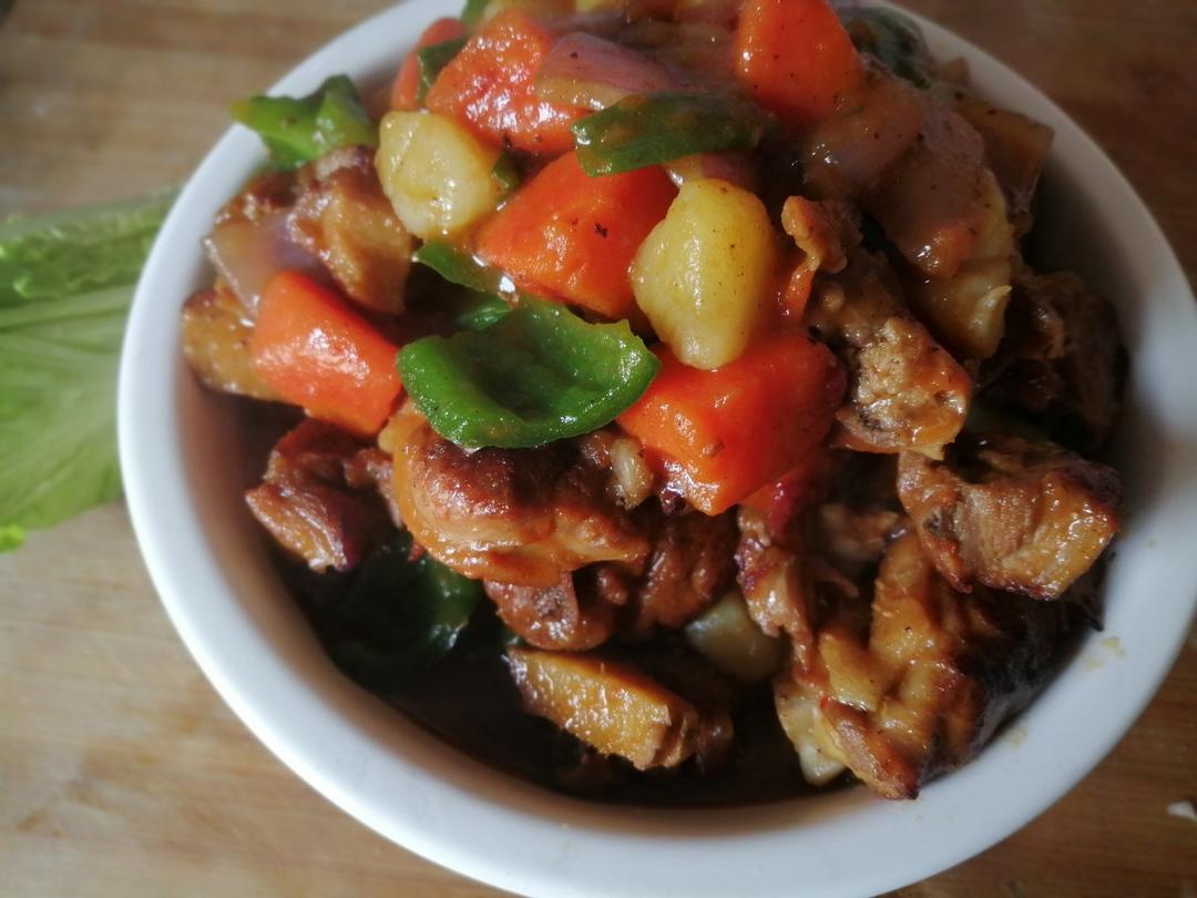 鸭边腿炖土豆胡萝卜