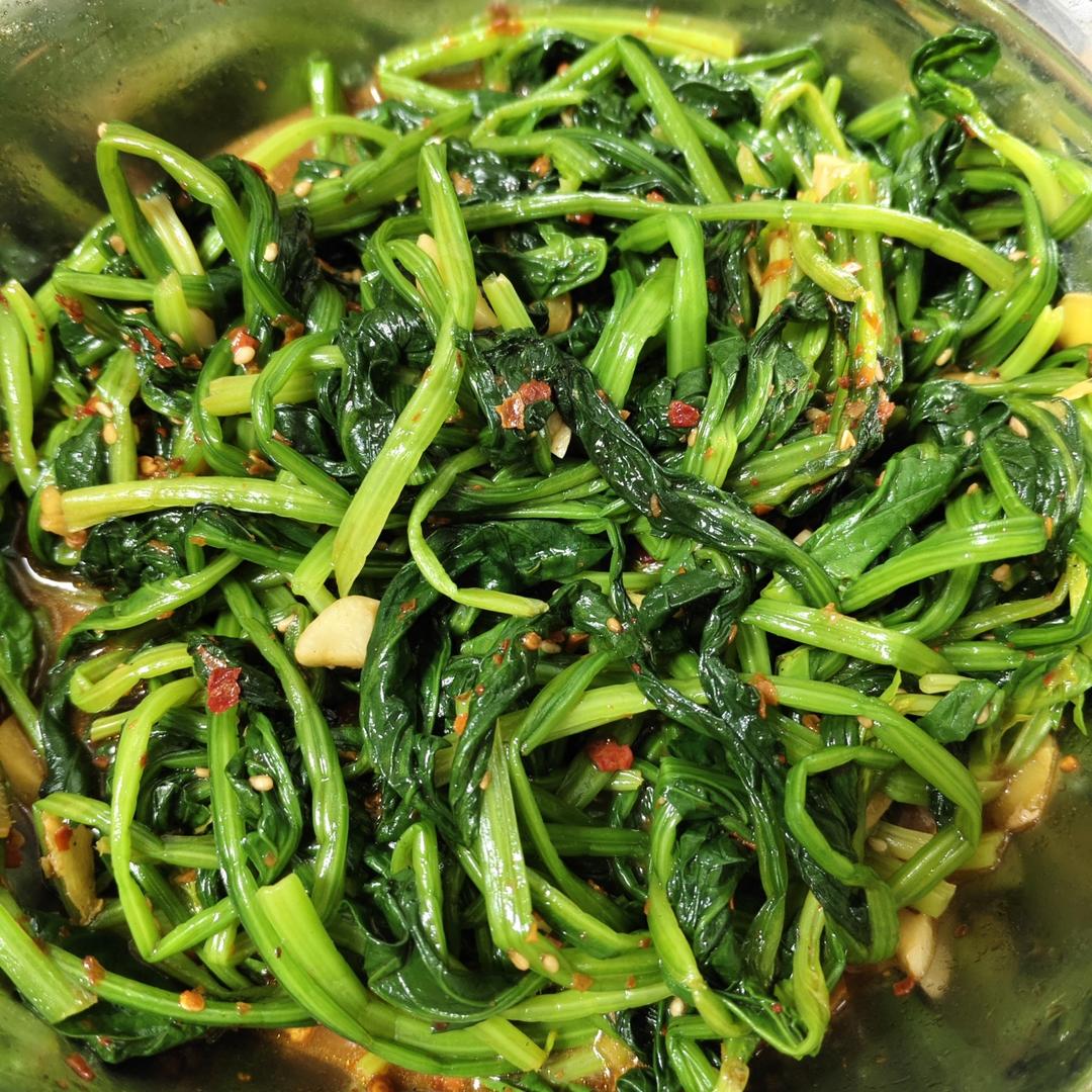 不涩口又嫩的清炒菠菜