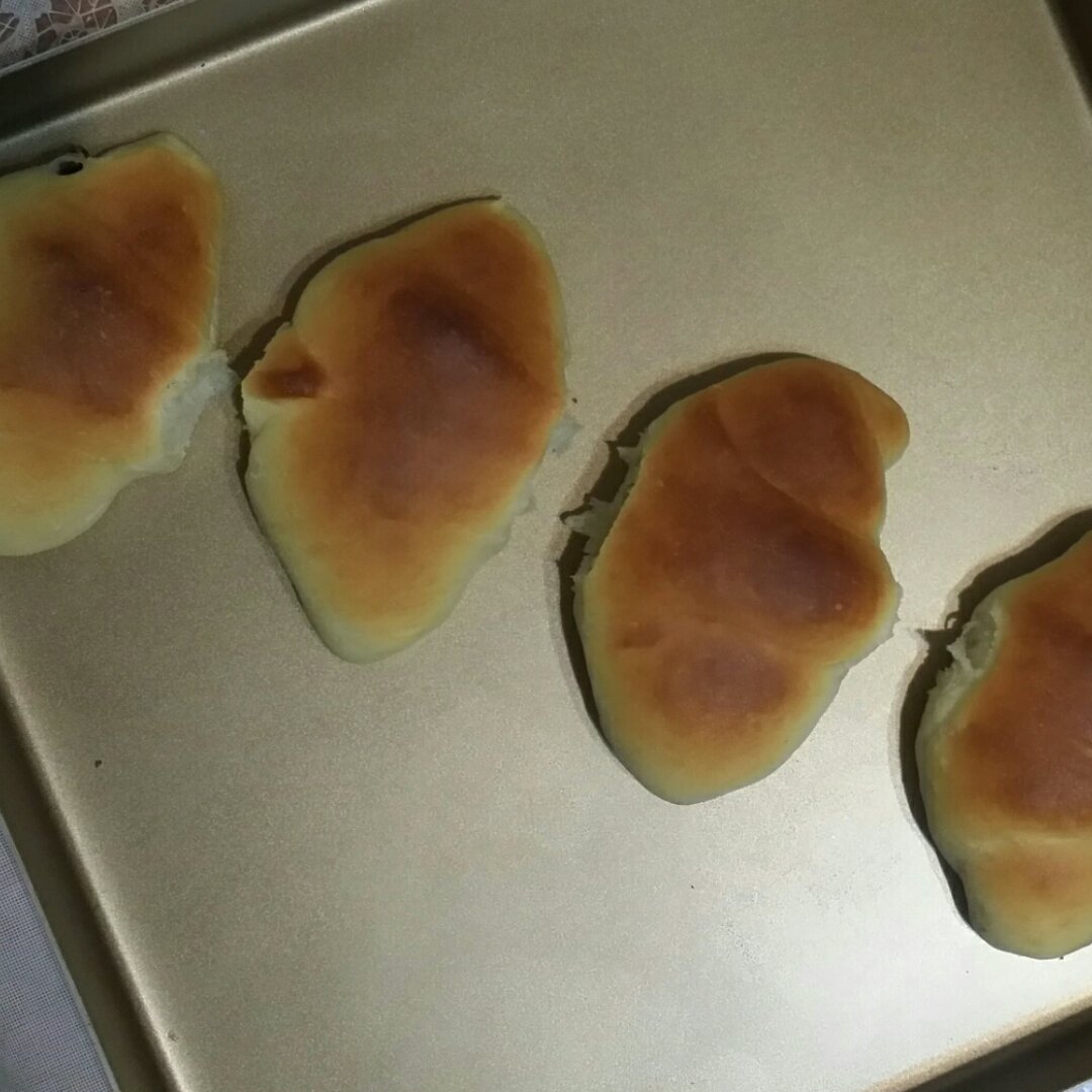 抹茶蜜豆牛角包