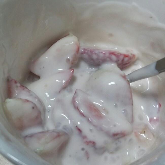 草莓酸奶（超级简单懒人早餐）的做法