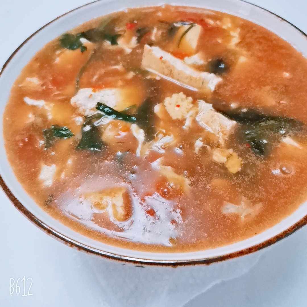 超简单家常菜-番茄菠菜豆腐汤的做法