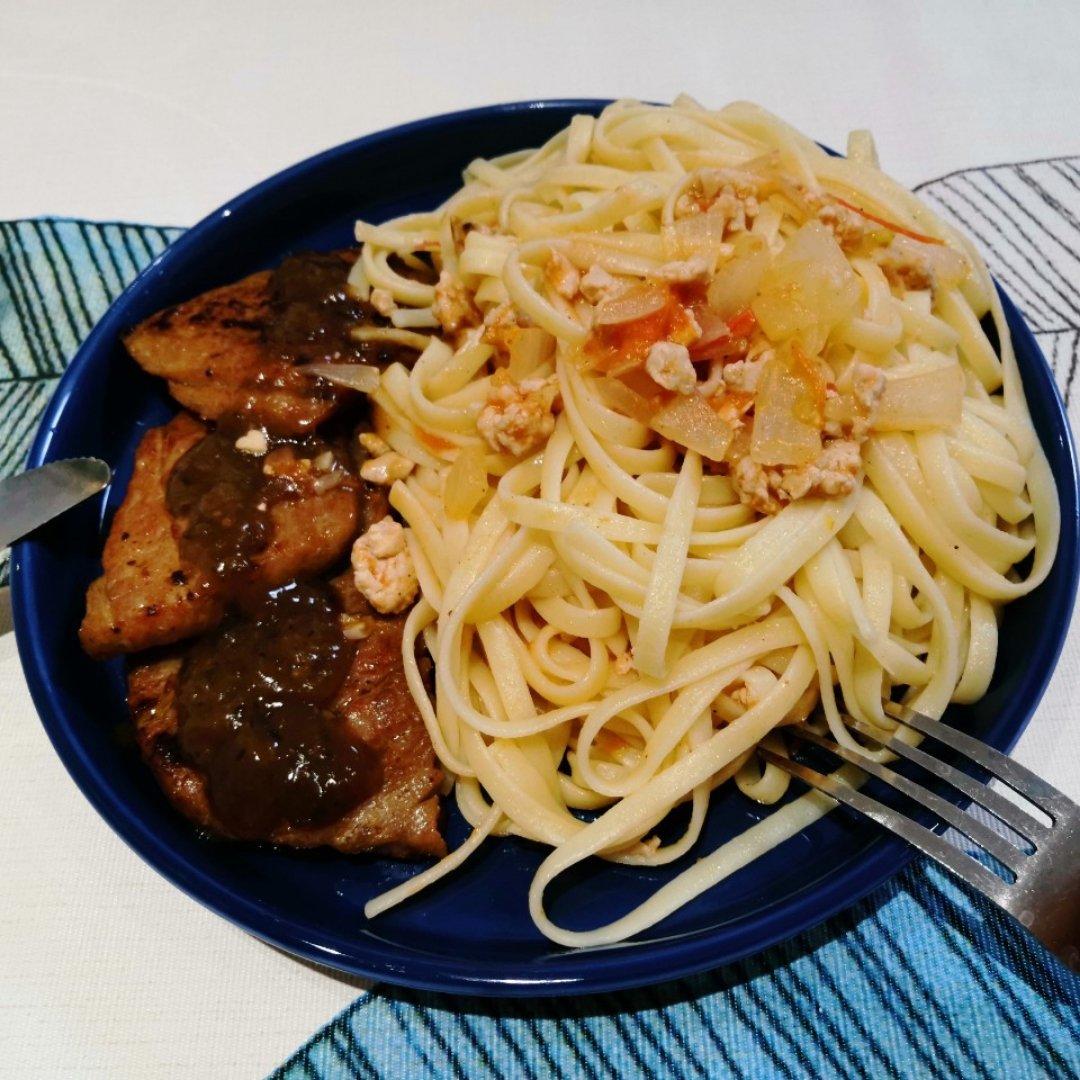 番茄肉酱意大利面