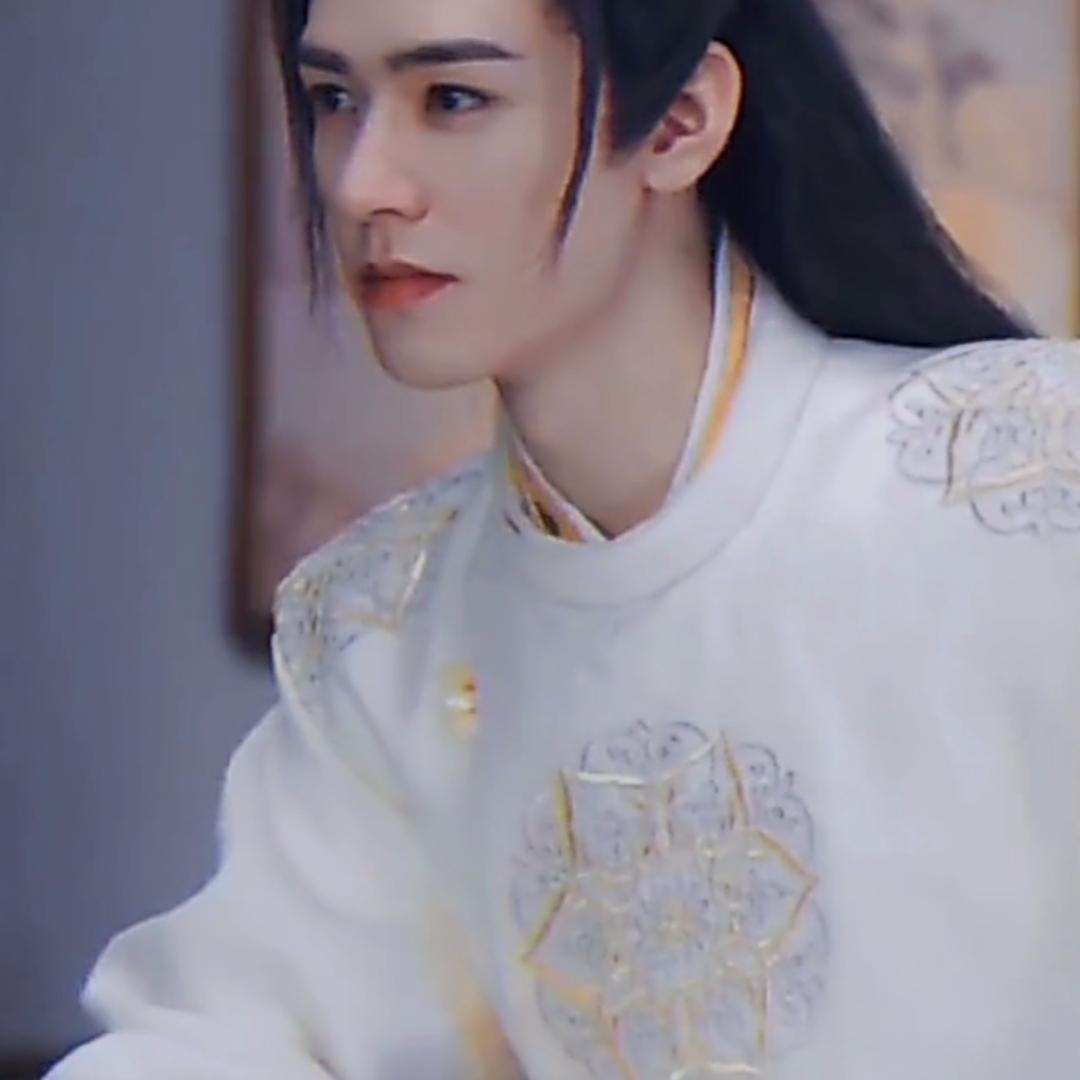 爱犯傻的小熊猫