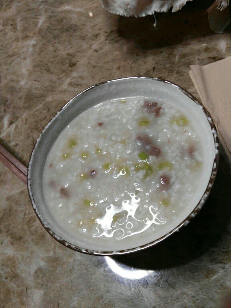 芹菜牛肉粥