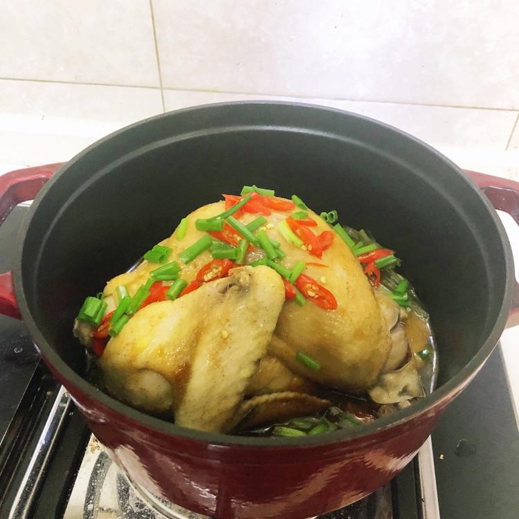有手就会做的无水葱油鸡（铸铁锅版）