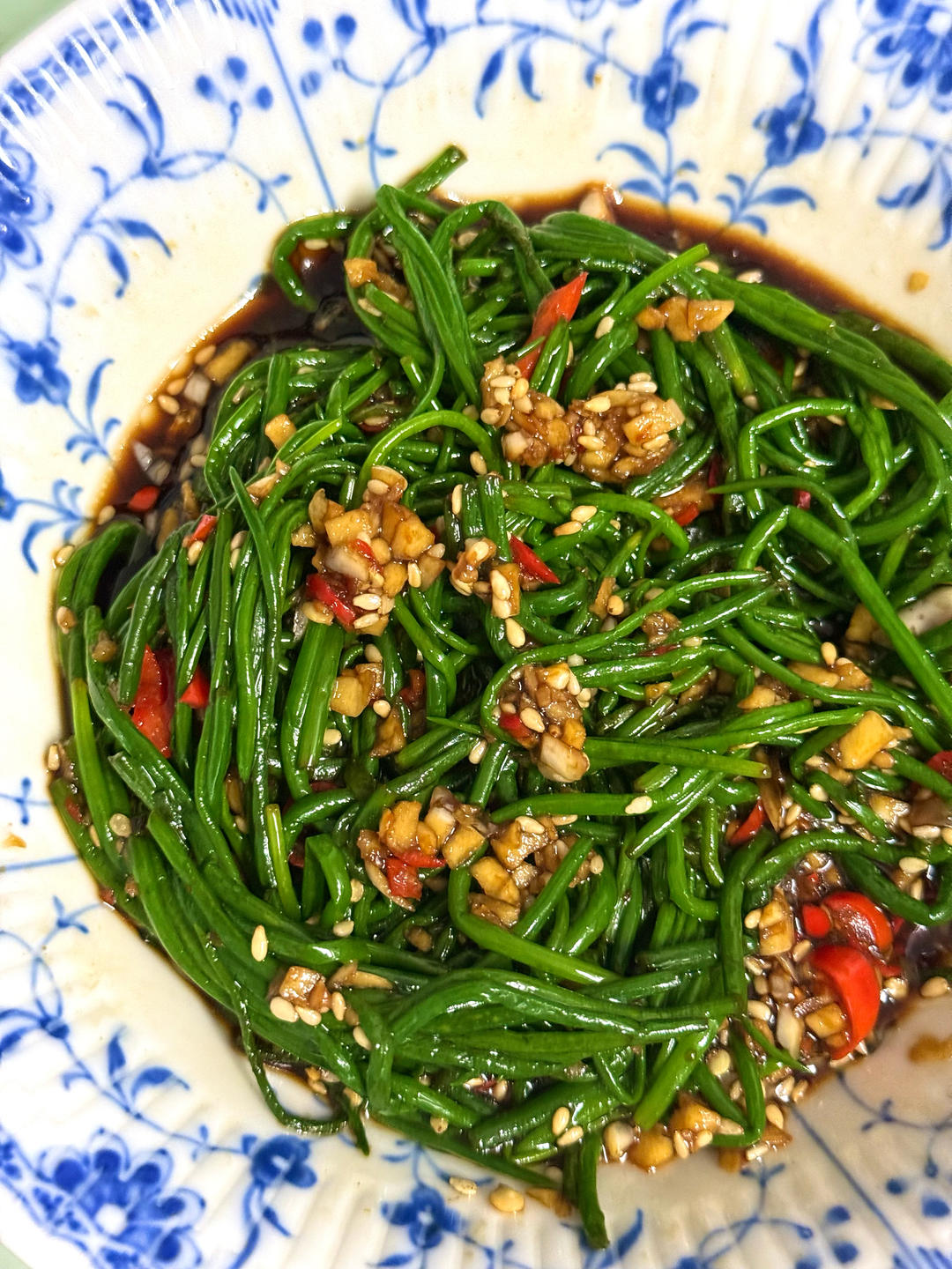 绿脆绿脆的凉拌沙葱