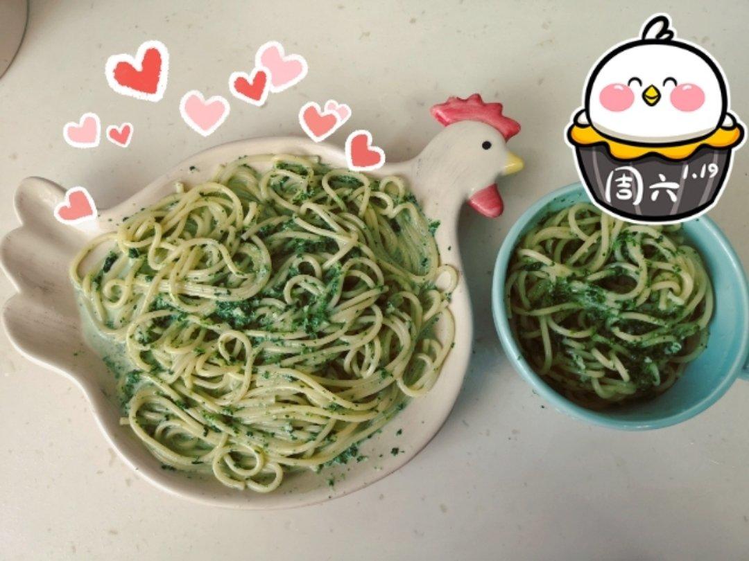 奶油菠菜青酱意大利面