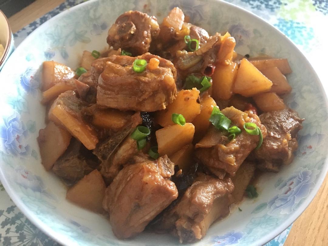 土豆炖排骨