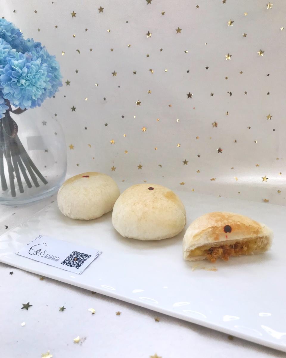 奶香四溢的绿豆凸和金沙酥