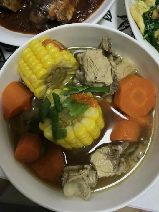 排骨玉米汤