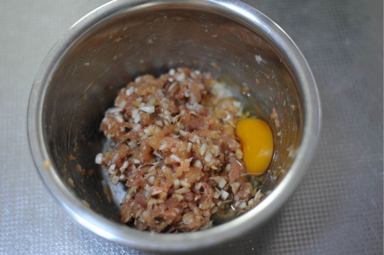 香菇鸡肉豆腐卷的做法 步骤8