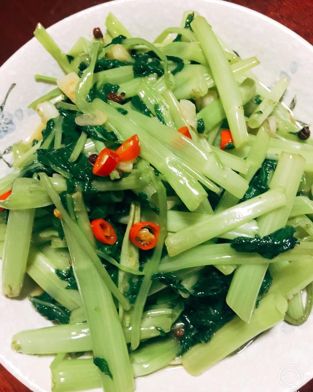 炝炒空心菜（不黑的秘密）