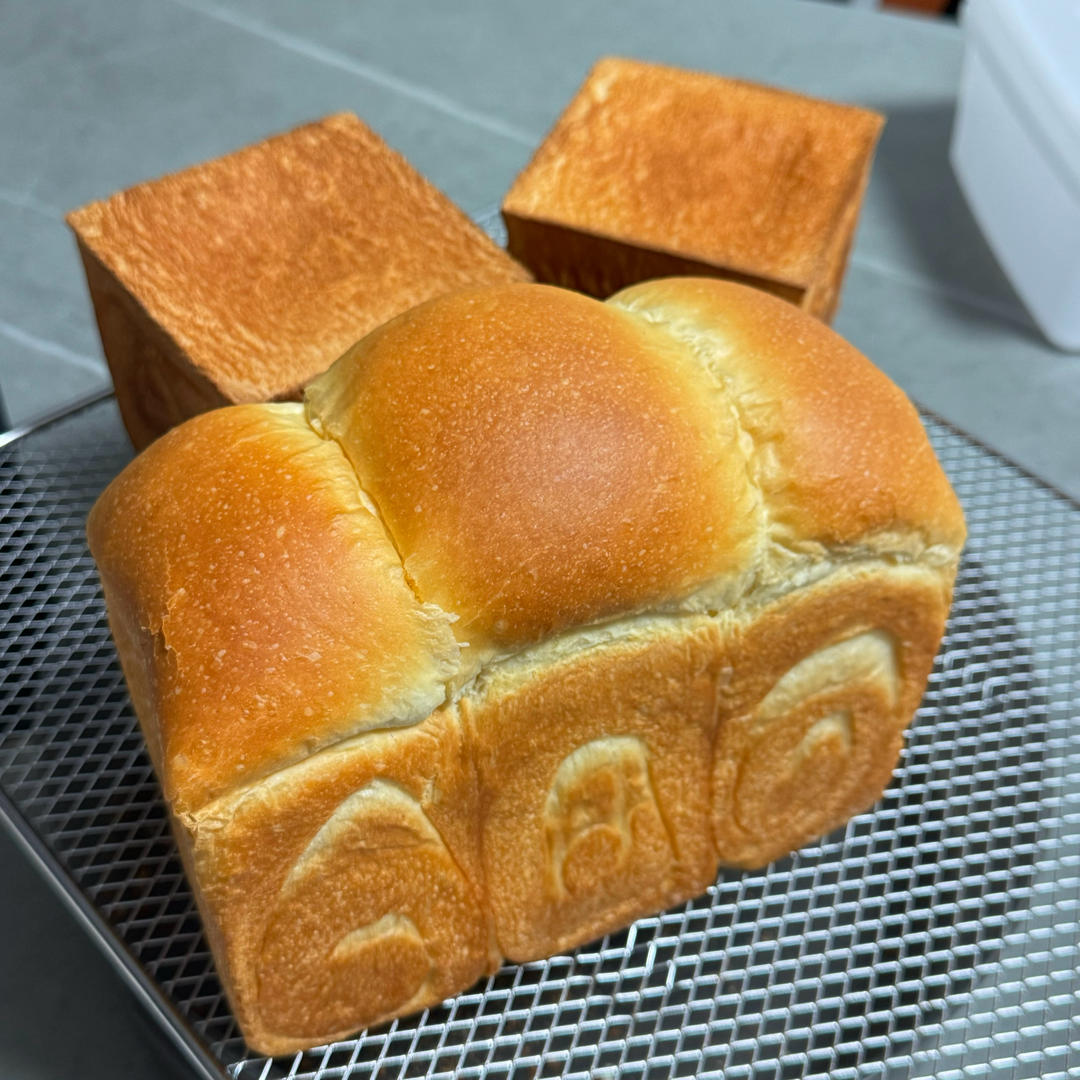 奶香纯粹的重料淡奶油吐司