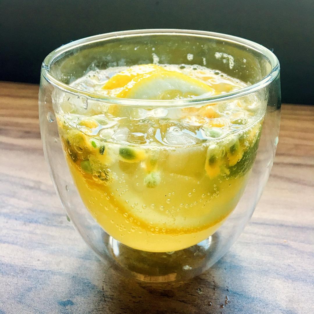 青柠/青桔百香果气泡水/夏日必备