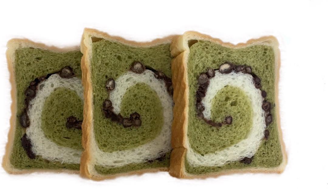 清香柔软的抹茶红豆吐司