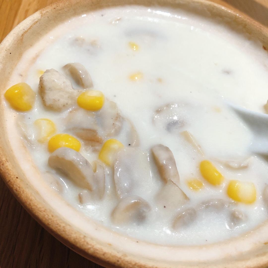 超惊艳奶油蘑菇汤(牛奶版本)