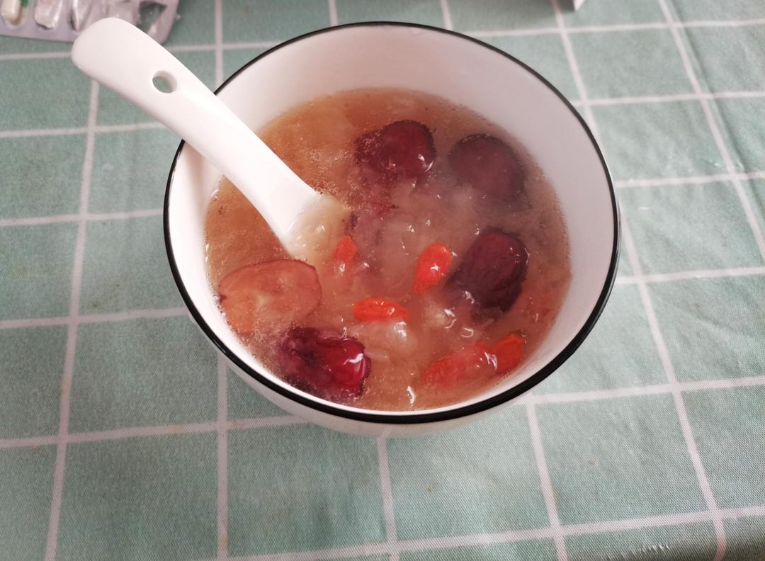 怎样煮出胶的银耳羹
