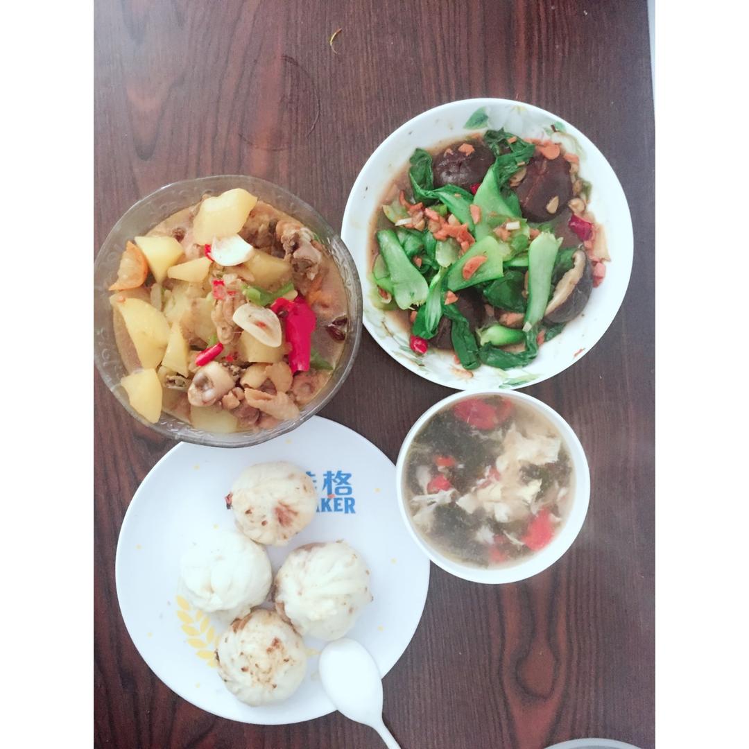 土豆炖鸡块