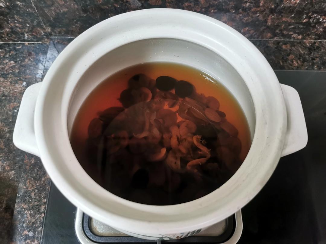 古法熬制酸梅汤（此方几乎无中药味孩子非常喜欢喝）