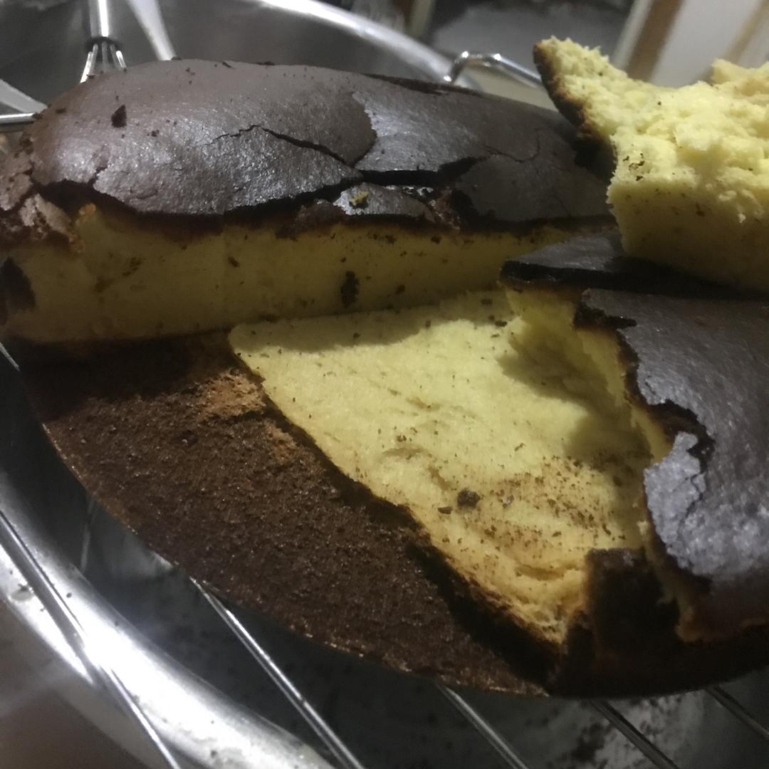 烤箱 烤箱做蛋糕(戚风蛋糕的做法) 井宝诶做的烤箱做蛋糕(戚风蛋糕的