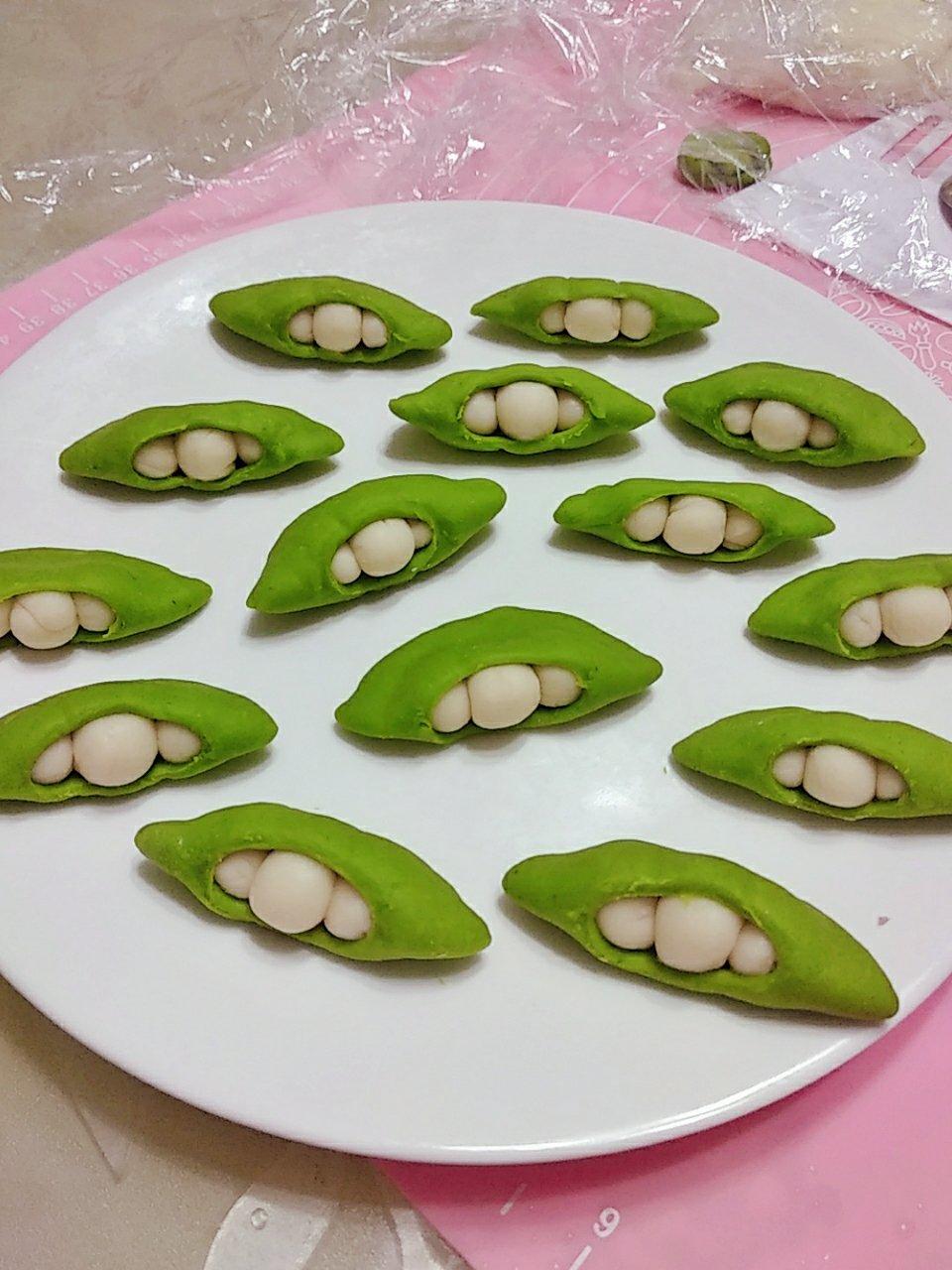 发酵面团-豌豆荚馒头
