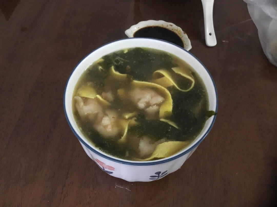 低卡鲜美的紫菜虾滑汤！好喝不胖减脂餐