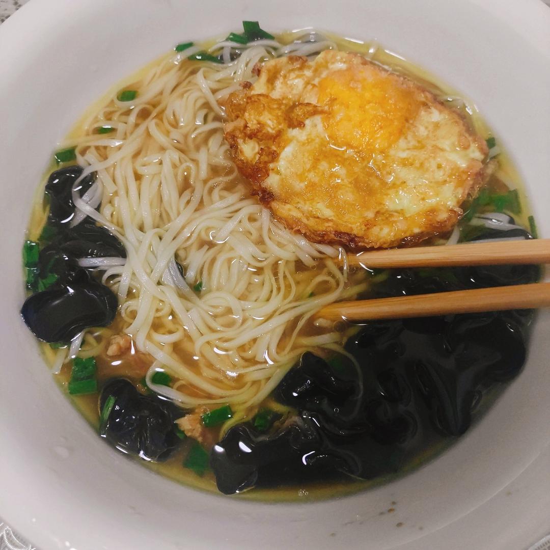 超简单的10分钟做好-热汤面