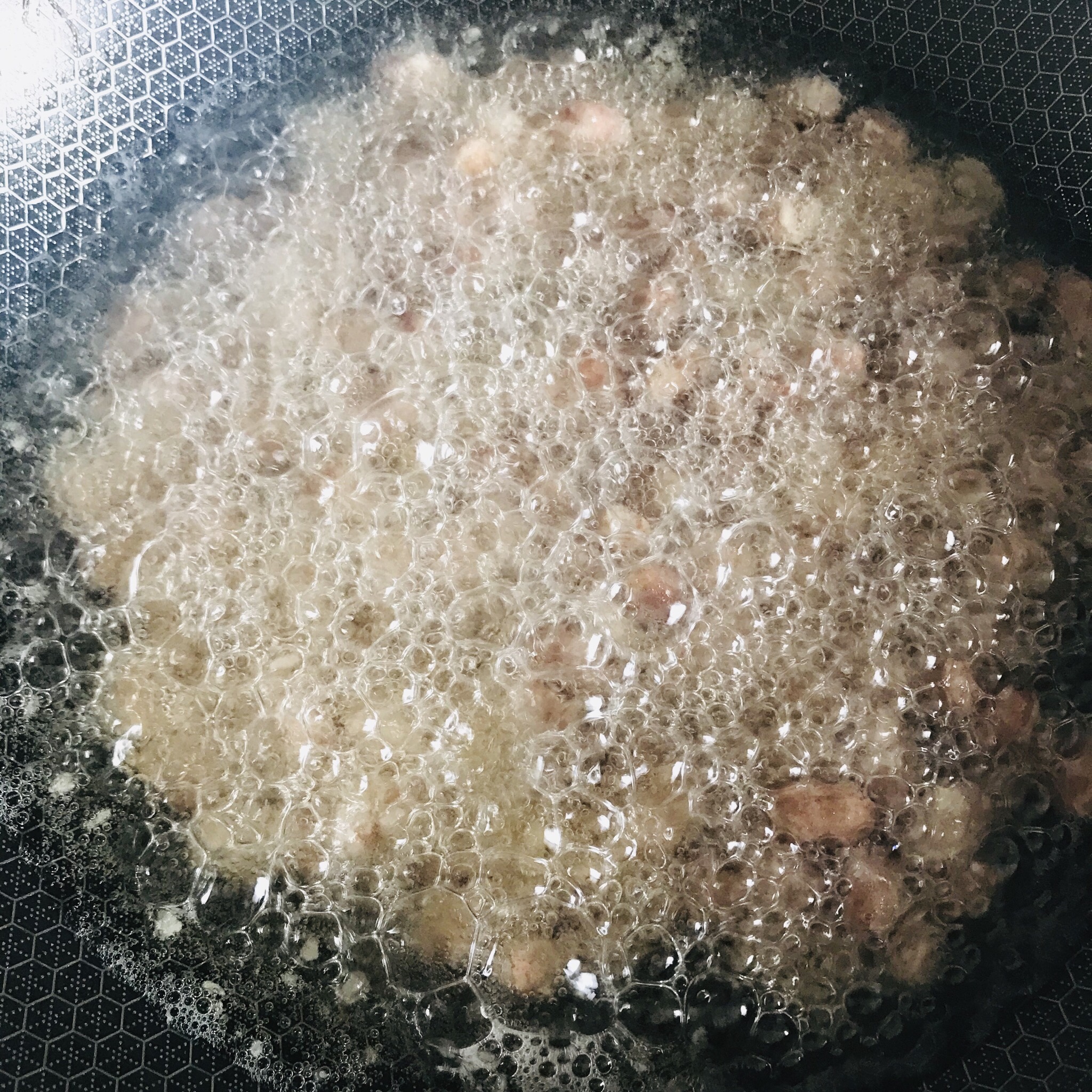 炸花生米的做法 步骤2