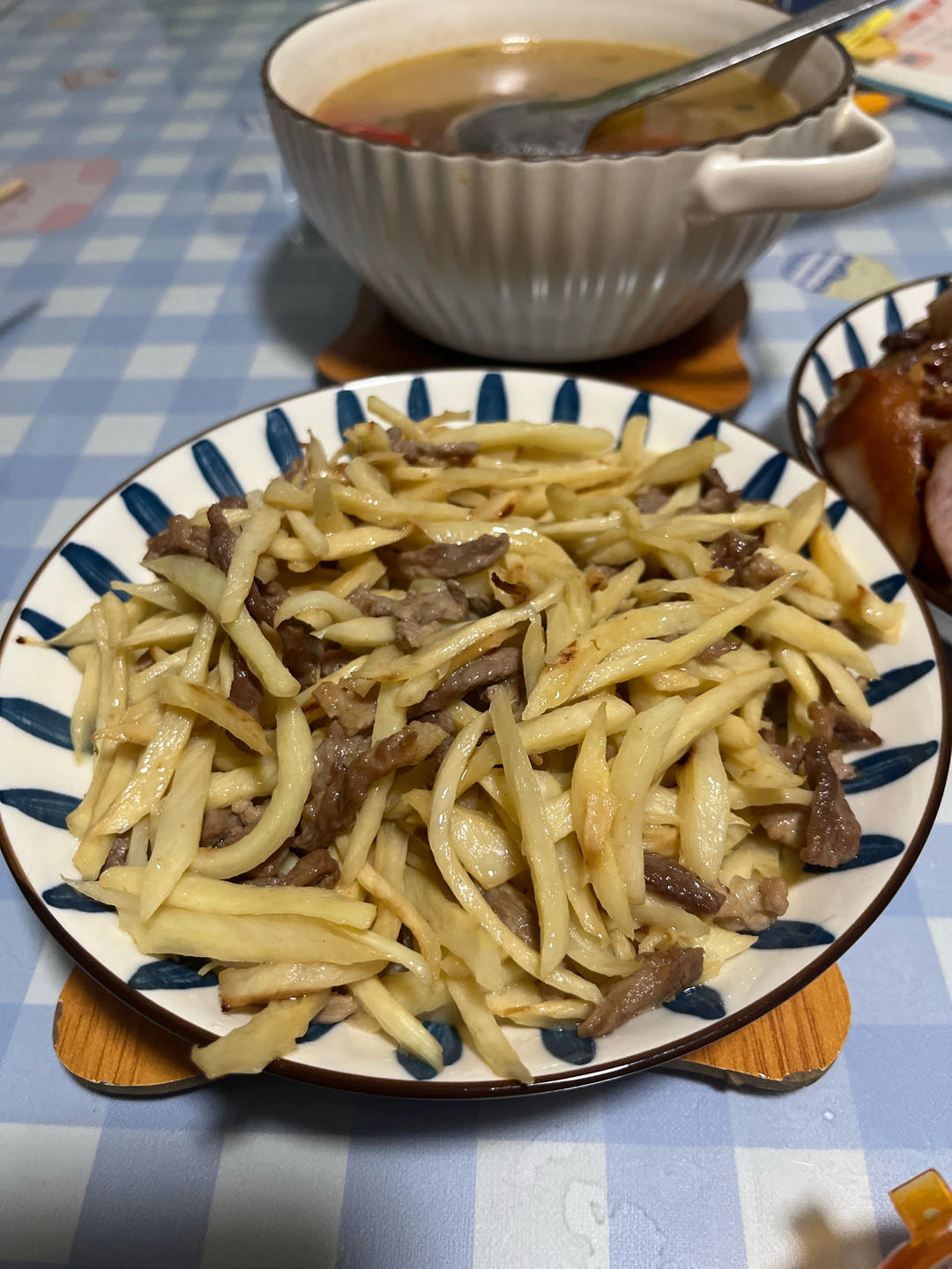 茭白这样做百吃不厌，茭白炒肉