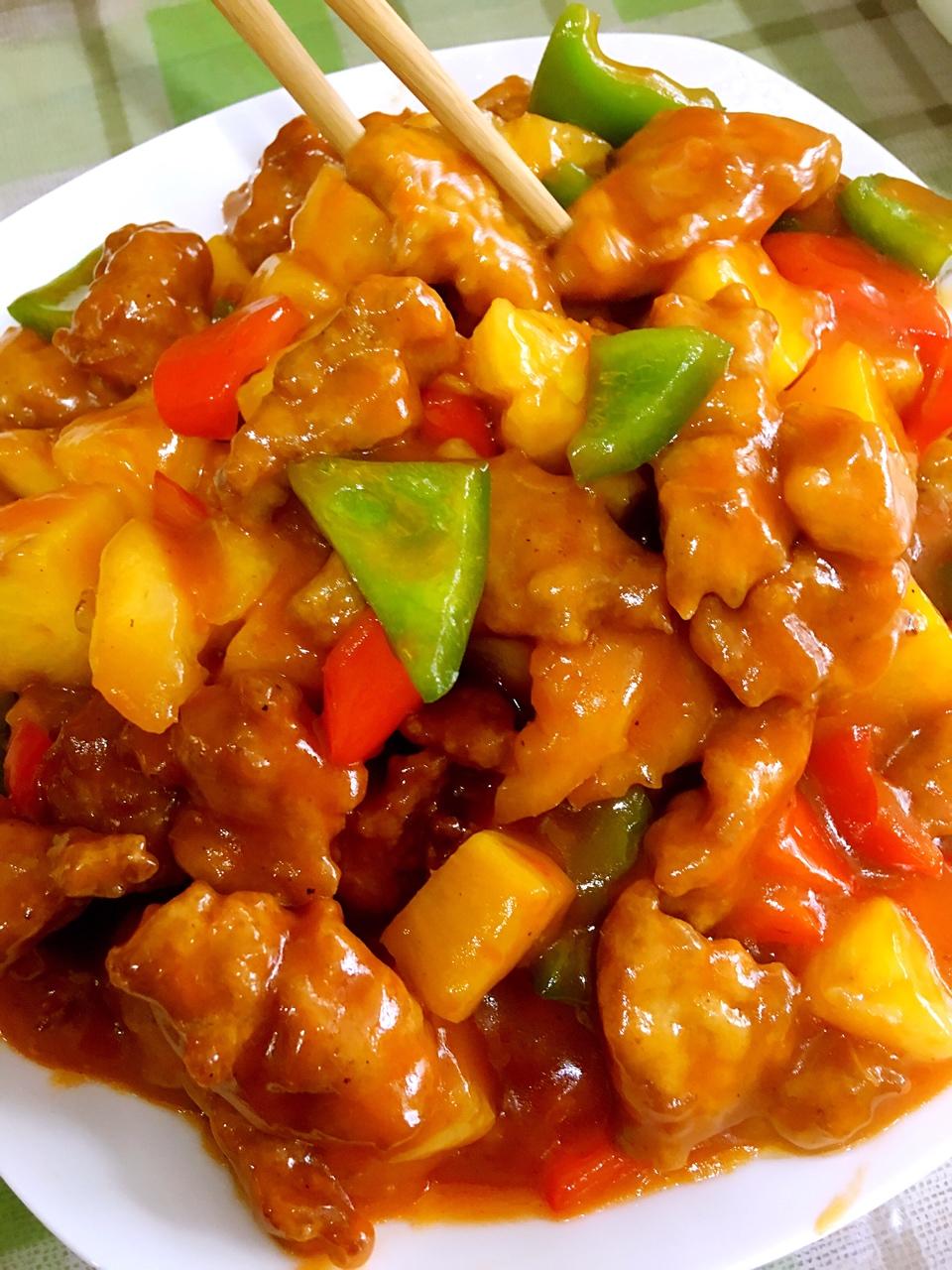 vi家厨房做的菠萝咕咾肉