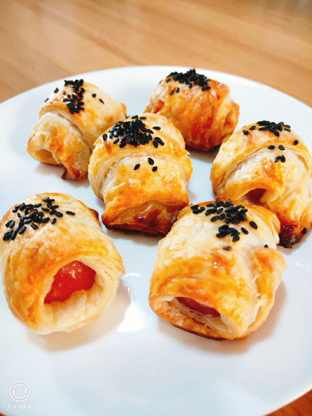 香肠酥皮卷：手抓饼皮还能这样吃，不用和面快速搞定早餐