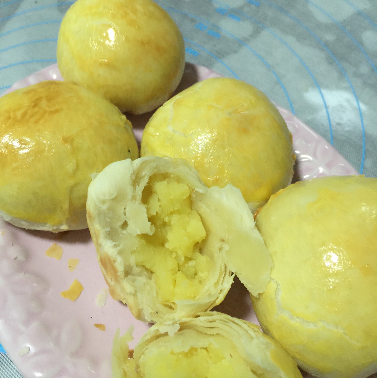 油酥不侧漏系列——仿马得利奶黄酥（两种形态）
