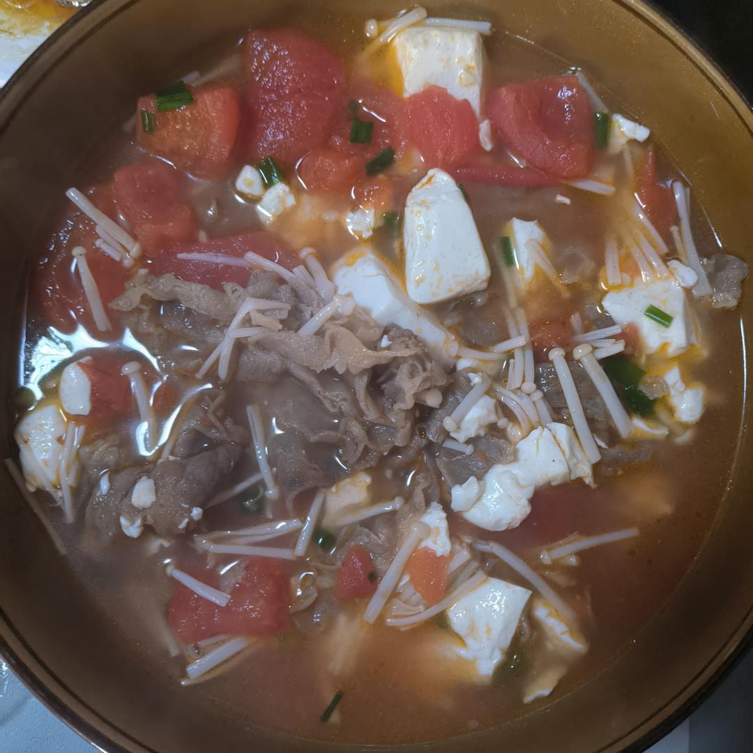 番茄金针菇肥牛(汤浓入味、酸甜适宜)