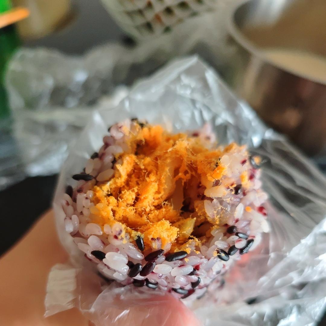 紫米粢饭团