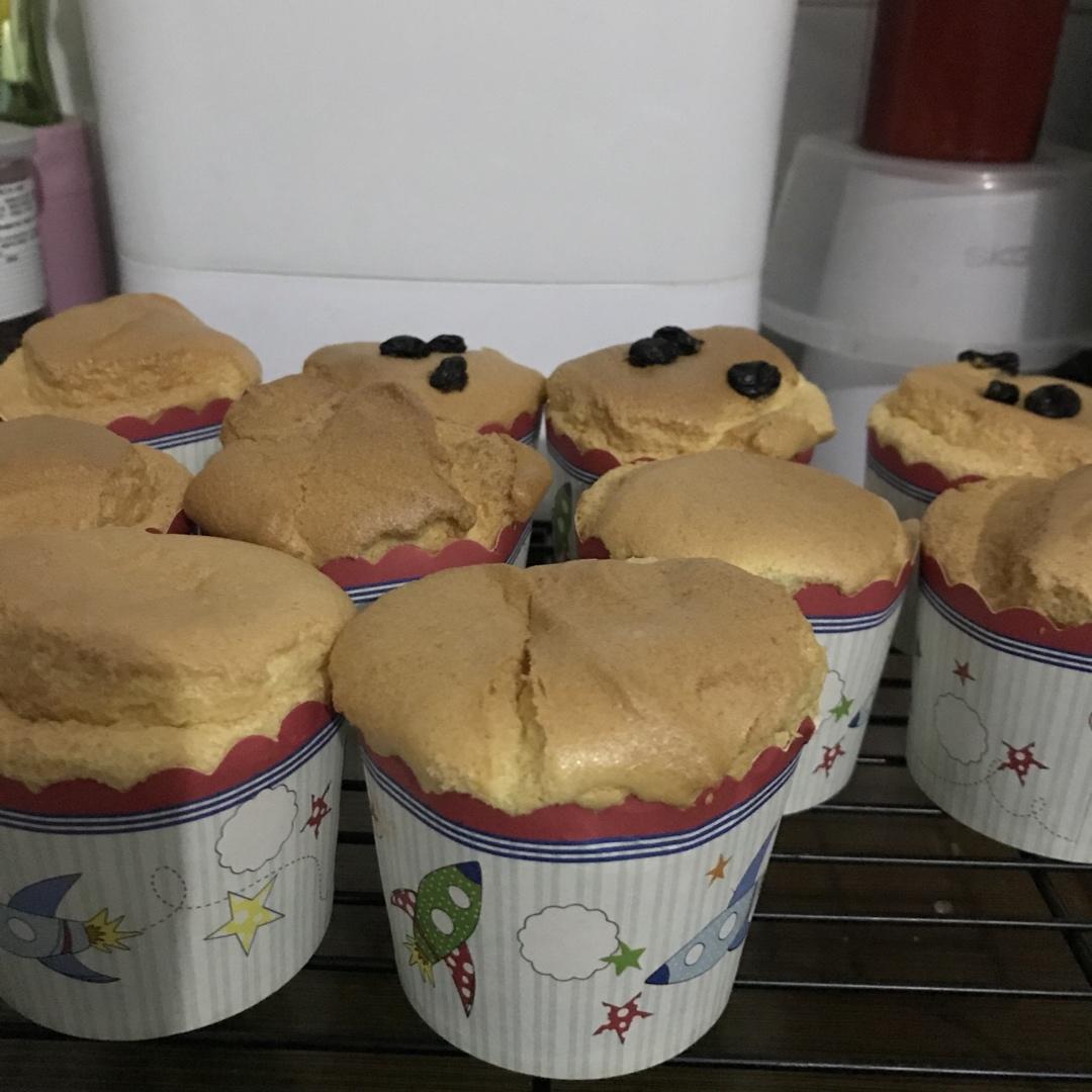 纸杯蛋糕 8寸戚风蛋糕的量