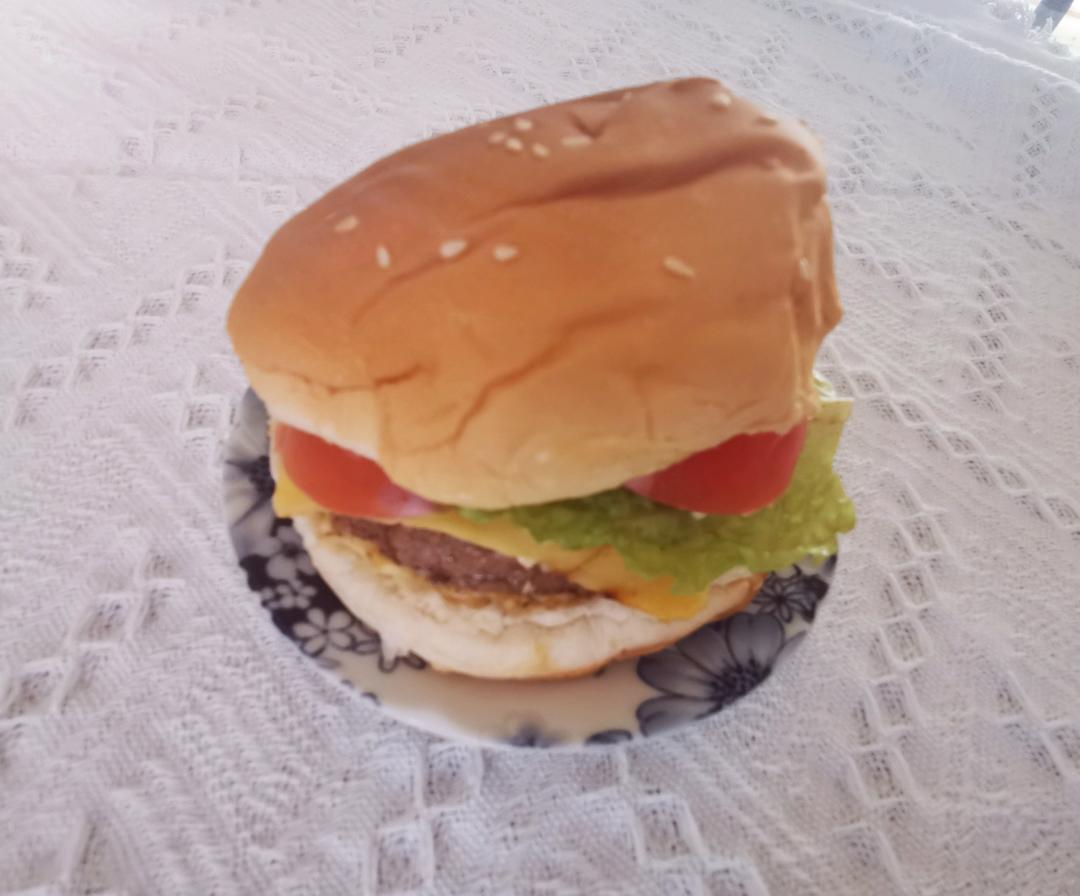 牛肉汉堡 煎出香嫩多汁的牛肉饼