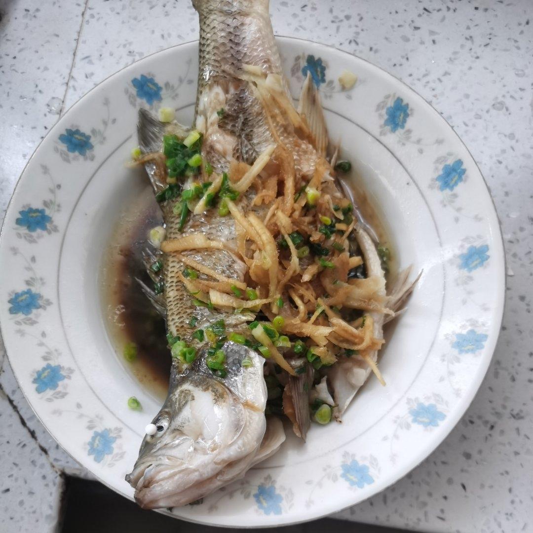 清蒸鲈鱼