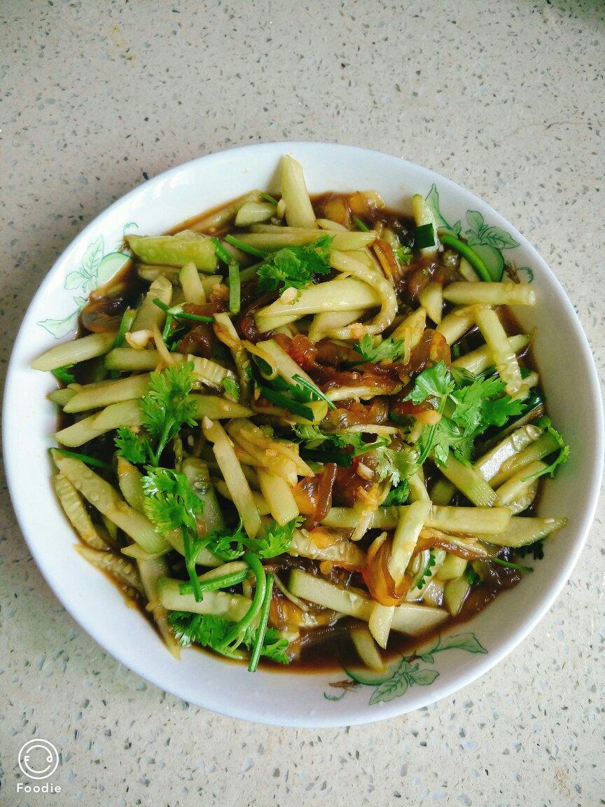 凉拌海蜇黄瓜丝